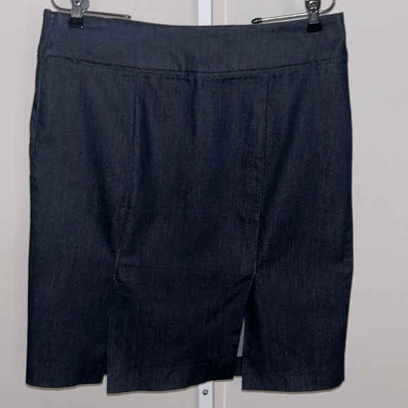New York & Company Sexy Denim Pencil Skirt Size 8 - Picture 3 of 9